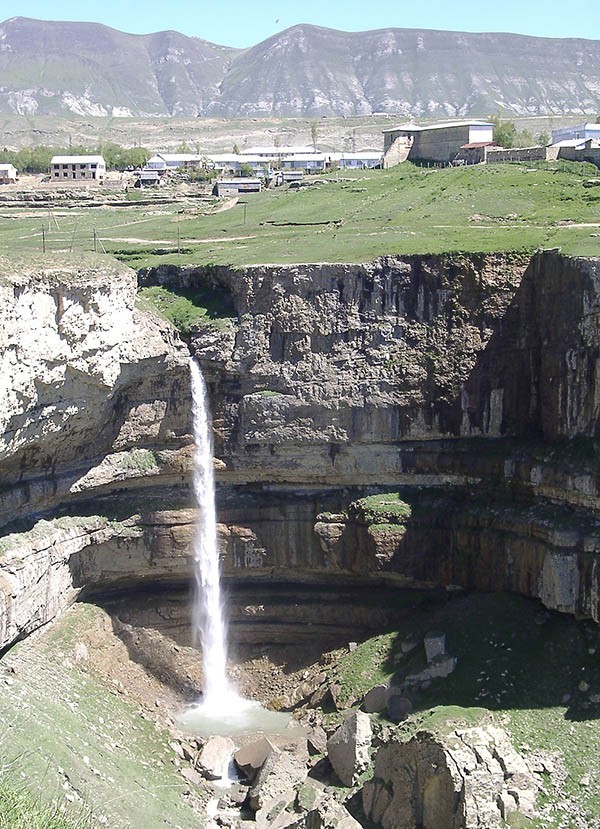 Хунзахский водопад – достопримечательность  района и  республики