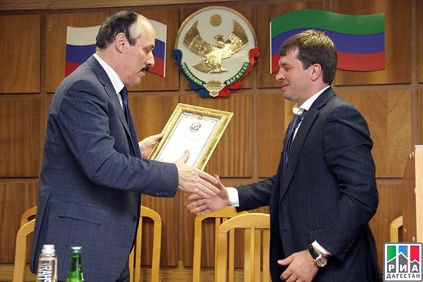 Ещё недавно Андрей Виноградов получал награду из рук главы Дагестана...