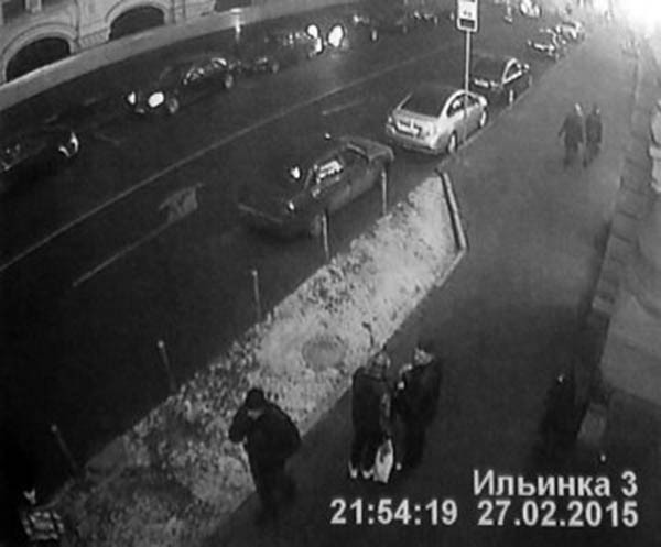 Слежка за Борисом Немцовым, съёмка с видеокамеры ГУМа