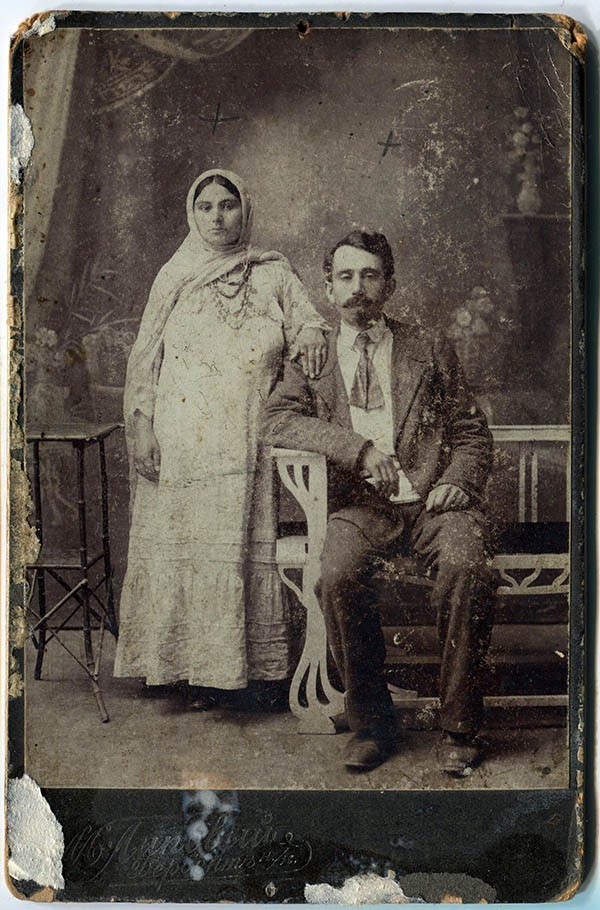 Хананья Мататов с женой Динор Мататовой (Пейсаховой), 1925 год.