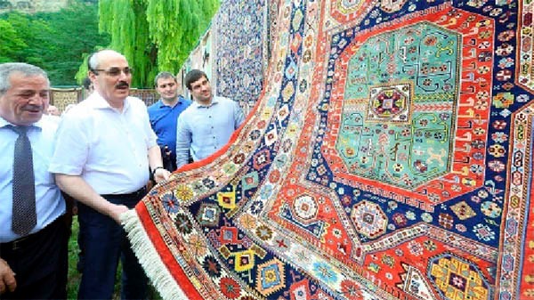 Рамазану Абдулатипову нравится табасаранский ковёр