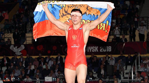 Роман Власов первым уверенно забрал золото чемпионата Европы
