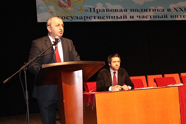 Директор Махачкалинского филиала РПА Багавдин Магомедов открыл мероприятие, поприветствовав  всех присутствующих