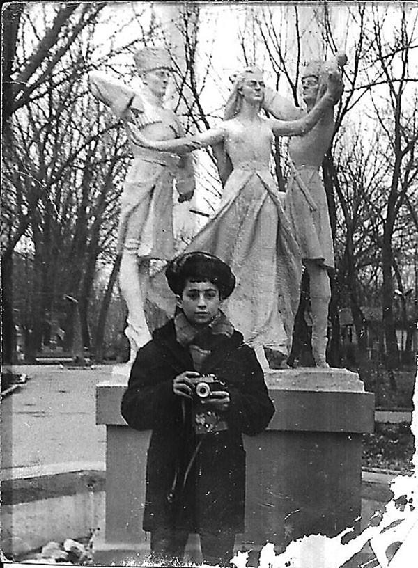 Скульптурная группа «Лезгинка» в парке Ленинского комсомола  (бывший Вейнеровский сад), 70-е