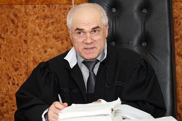 В 2011 году судья Ленинского суда Махачкалы Шарапудин Гаджиев оправдал журналистов «Черновика»