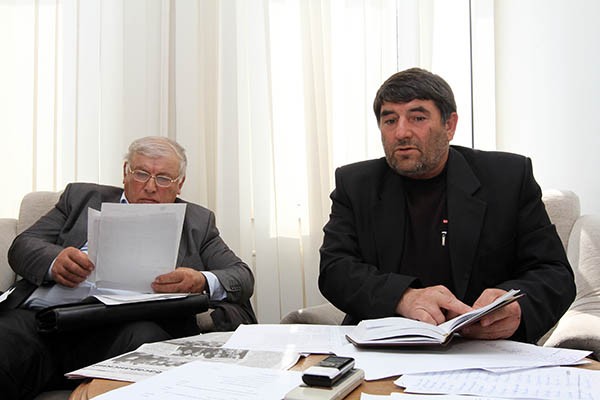 Курбанов и Гаджиев не понимают реакции главы района