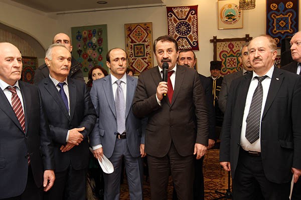 Вице-премьер Магомед Исаев: «Художественные промыслы поднимают имидж Дагестана»