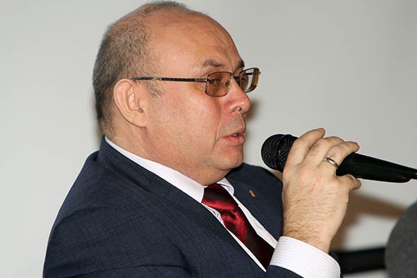 Модератор форума, д. э. н. Сергей Дохолян, считает рейтинг делом рискованным, но необходимым