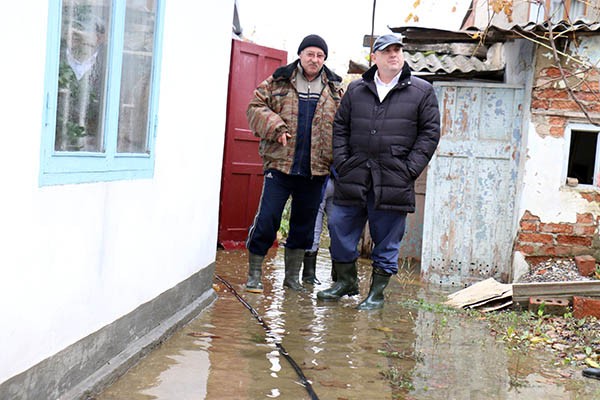 Муса Мусаев посетил пострадавших от затопления жителей Махачкалы