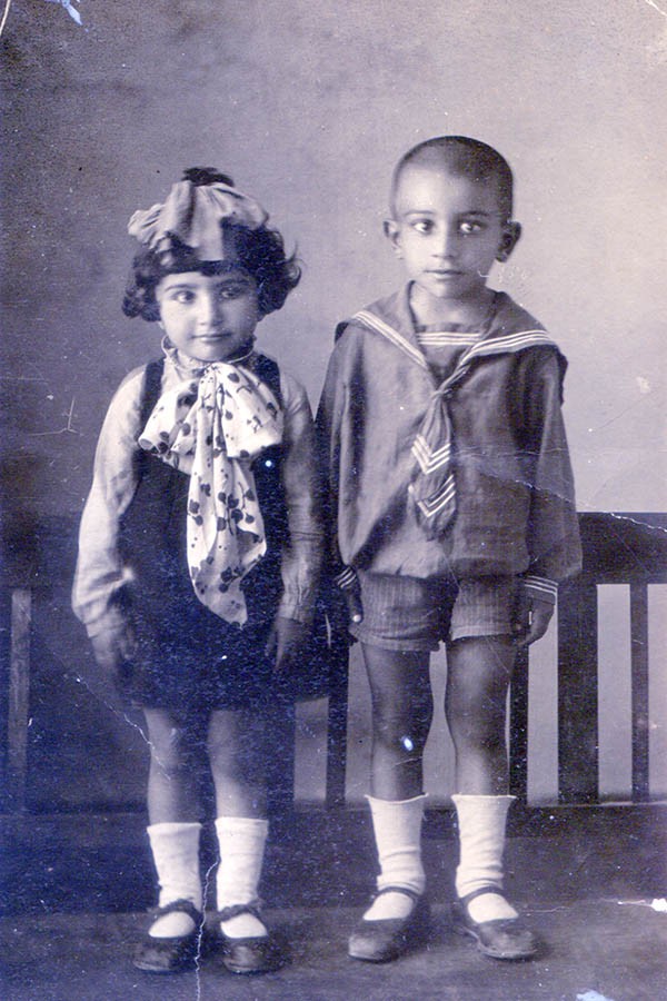 Аня и Саша, 1917 г.