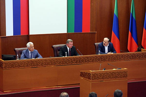 Пересменка власти в Дагестане не обошлась без озвученных публично претензий и обещаний...