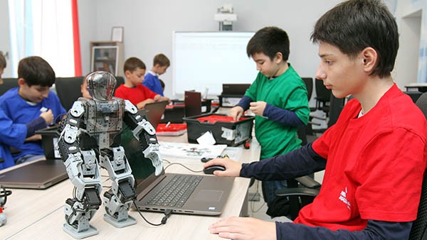 Сконструировать своими руками робота  – мечта каждого мальчишки