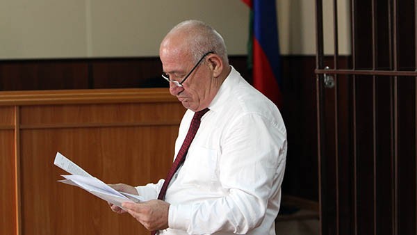 Адвокат Сулейман Азуев винил представителей прокуратуры в преднамеренном саботаже процесса