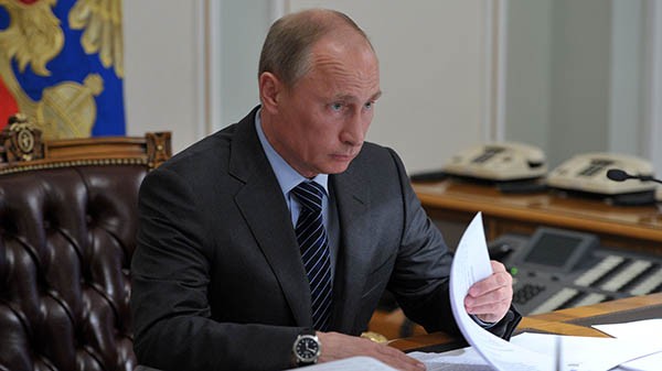 Владимир Путин, наверное, сильно бы удивился, если узнал бы, как рисуют его рейтинг