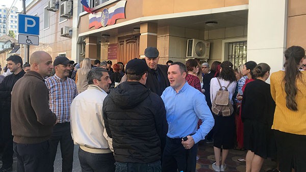 Поддержать “Свидетелей Иеговы” в Дагестане приехали соверующие из разных уголков страны