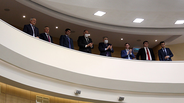Состав официальной делегации не досчитался спикера дагестанского парламента. Остальные все были...