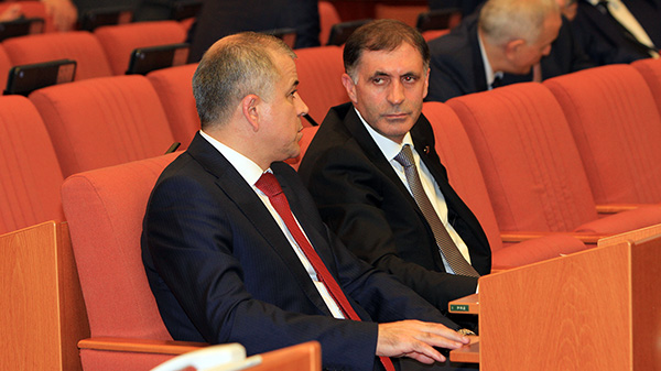 Самир Абдулхаликов и Камил Давдиев. Других кандидатов в главы Дагестана у нас для вас нет...