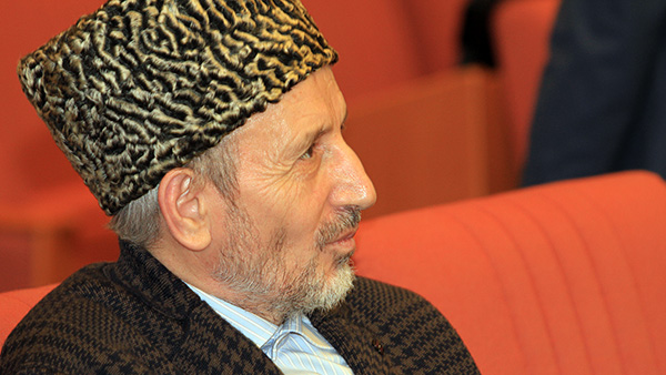 Муфтий Дагестана Ахмед-хаджи Абдулаев призвал поддержать Меликова и умерить амбиции