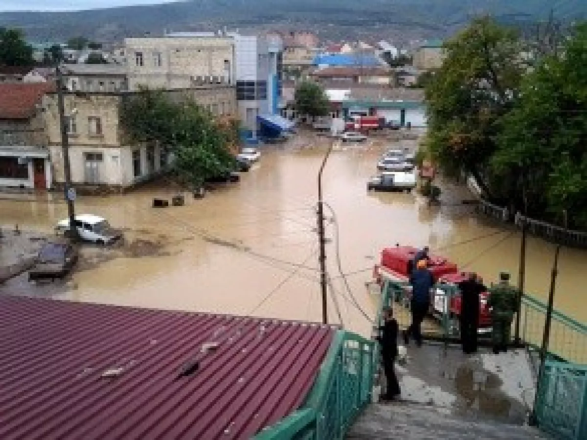 Погода на завтра в дербенте по часам. Дагестан наводнение Дербент. Потоп в Дербенте. Сель в Дербенте (Дагестан) (2012).