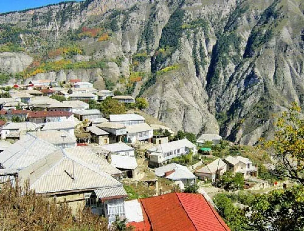 Селение рука. Ахвахский район село карата. Село карата Дагестан. Карата Ахвахский село в Дагестане. Ахвахский район старое село карата.