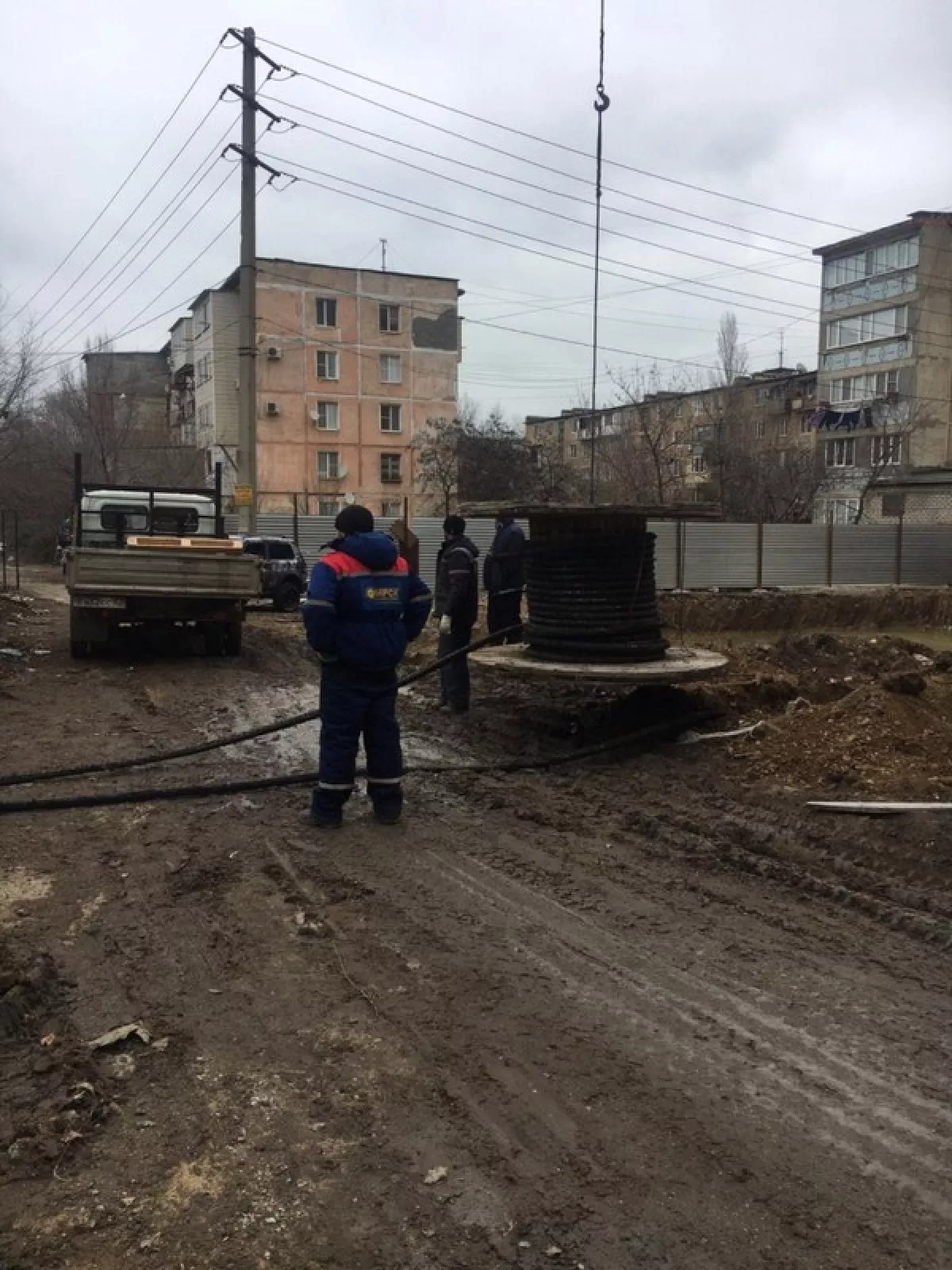 В Махачкале во дворе незавершённого дома обманутых дольщиков началось новое  строительство | Черновик