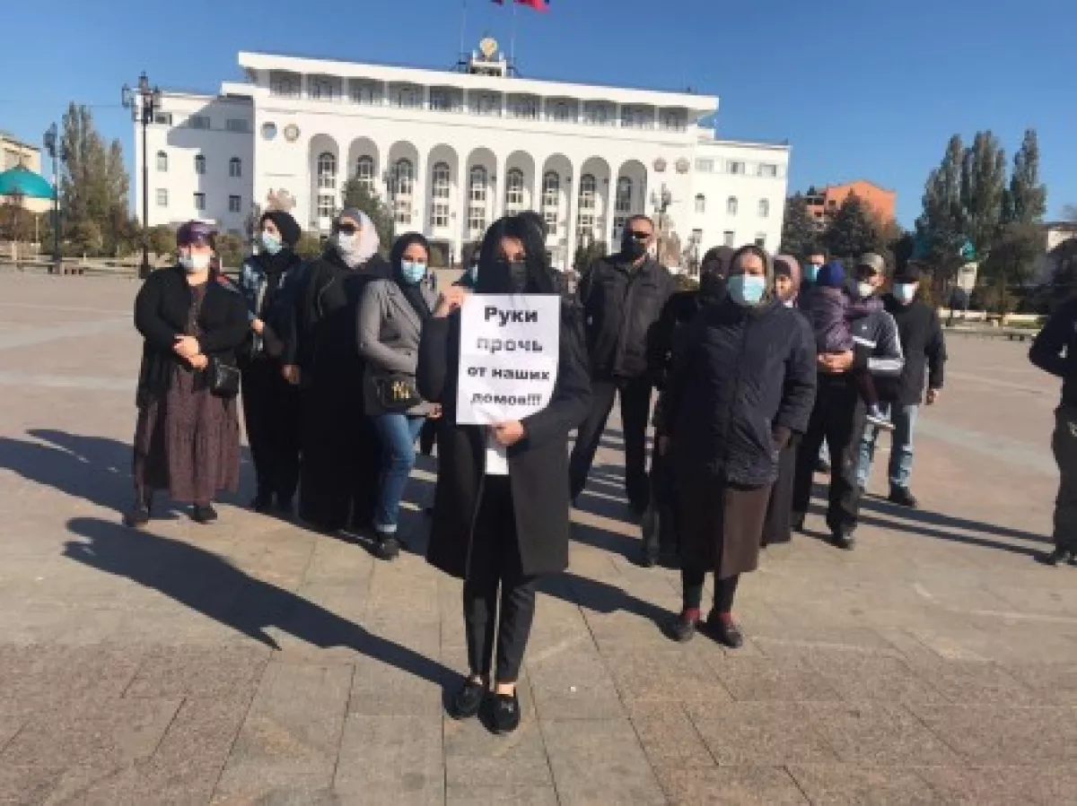 Дагестан протесты. Семендер Дагестан поселок. Махачкала жители. Дагестан Махачкала жители. Город Махачкала поселок Семендер.